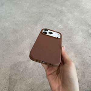 Modellen van de top: TechWoven magnetische telefoonhoesjes voor iPhone 16 en 17 Pro Max, anti-val bescherming. - Product Image 4
