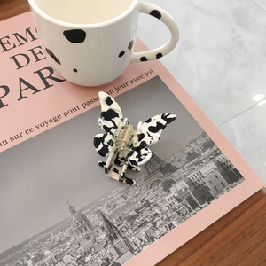 กิ๊บติดผมรูปผีเสื้อ ทำจากเซลลูโลสอะซิเตท คุณภาพสูง เรียบเนียน ใส สวยงาม ขนาดเล็ก เหมาะสำหรับผู้หญิงและเด็กผู้หญิง - Product Image 3