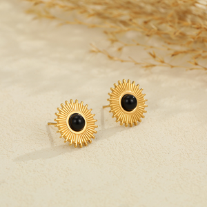 Boucles d'oreilles rétro en acier inoxydable doré en forme de soleil avec pierre naturelle, dégageant un style luxueux et une touche de sophistication. - Product Image 2