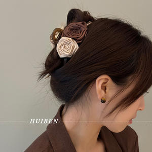 Vente en gros de pinces à cheveux fleurs chaudes avec grande tête de requin bijoux épingle à cheveux accessoires de cheveux en plastique pour femmes - Product Image 3