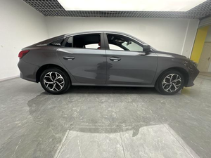 MG MG5 <span class=keywords><strong>2023</strong></span> 1.5L CVT Edizione Lusso Giovani |   Prima registrazione: <span class=keywords><strong>agosto</strong></span> 2024 |   Grigio scuro |   Auto Usata con Solo 21.000 KM - Product Image 5