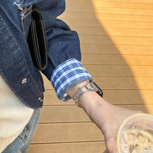 <span class=keywords><strong>Bracelet</strong></span> en acier inoxydable <span class=keywords><strong>ultra</strong></span>-luxueux <span class=keywords><strong>compatible</strong></span> avec la nouvelle <span class=keywords><strong>Apple</strong></span> <span class=keywords><strong>Watch</strong></span> Series 10, design de fermoir papillon respirant - Product Image 3