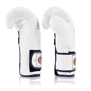 นวมชกมวยไทย Fairtex สีขาว หนังวัวแท้ สำหรับผู้ใหญ่ แบบรัดตีนตุ๊กแก ปิดนิ้วเต็มรูปแบบ ระบายอากาศได้ดี ซับเหงื่อ - Product Image 4