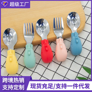 Tenedor y cuchara de silicona para alimentación de bebés, mango de acero inoxidable 316 con forma de ciervo, utensilios de entrenamiento para niños de 1 a 2 años - Product Image 3