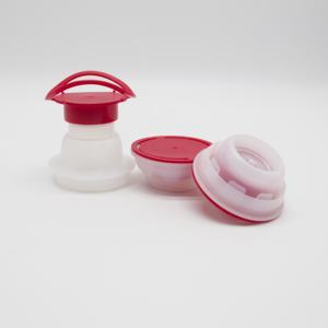 高品質プラスチック製エンジンオイルキャップ 32mm プラスチック製フレキシブル注ぎ口付き金属缶用蓋 - Product Image 1
