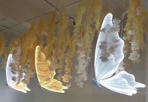 Luces Decorativas para Bodas, Alas de Mariposas LED Blanco Cálido, Tela Metálica Romántica, Decoración Colgante para Caminos, Pasillos, Escenarios de Fiesta - Product Image 3