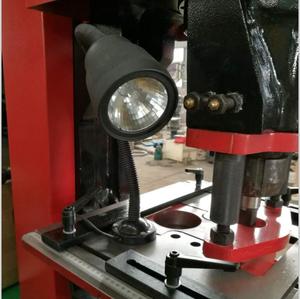 Q35y-20 loạt nóng bán đa chức năng thủy lực ironworker máy kết hợp đấm và cắt máy tấm kim loại uốn - Product Image 3