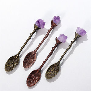 Cuchara de Té de Metal Feng Shui con Cristal de Cuarzo Rosa Curativo, Cuchara de Café de Amatista Tallada con Mango Largo y Energía Espiritual - Product Image 1