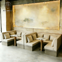 Ensemble de mobilier de café : banquette demi-cercle incurvée, table et chaises pour restaurant