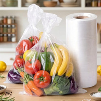 Rol met plastic zakjes voor groenten, voedselverpakkingen, fruitverpakkingen, transparante plastic zakjes voor groenten en fruit.