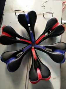 Vente directe d'usine <span class=keywords><strong>de</strong></span> selles <span class=keywords><strong>de</strong></span> vélo <span class=keywords><strong>de</strong></span> montagne respirantes, à trous intermédiaires, amortissantes et élégantes - Product Image 6