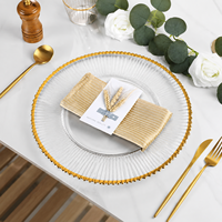 Assiette de présentation de luxe personnalisée en plastique avec motif doré, vaisselle durable et écologique pour mariages et événements, assiette de présentation perlée dorée
