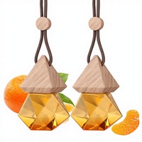 Désodorisant de voiture suspendu, 2 pièces, parfum mandarine, bouchon diffuseur en bois, huile 10ml, autonomie 120 jours, décoration automobile