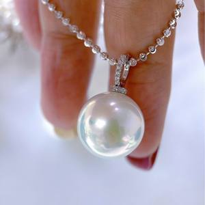 Pendentif en perle d'eau douce de 15-16 mm en forme de boule de dragon avec longue chaîne en argent S925, collier scintillant en forme de queue humaine - Product Image 1