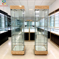 Vitrine Moderne Personnalisée en Verre Trempé avec Éclairage LED, Écologique, Durable et Étanche pour Centre Commercial