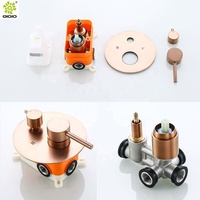 Douche murale commerciale en or rose brossé avec mitigeur thermostatique encastré en acier inoxydable 304 pour hôtel et villa