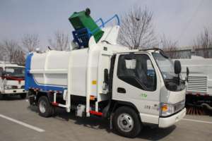 รถบรรทุกขยะขนาดเล็ก 7 ลูกบาศก์เมตร ขับเคลื่อนด้วยเครื่องยนต์ดีเซล เกียร์ธรรมดา ระบบขึ้นท้าย 4x2 พร้อมปั๊ม สำหรับขาย - Product Image 6