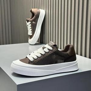 Zapatos para Hombre, Primavera-Verano 2026, Nuevos Zapatos Casuales Transpirables de Malla Versátiles, Zapatos Deportivos de Moda para Uso Diario - Product Image 1