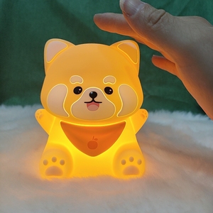 Lampe de nuit en silicone en forme de raton laveur rechargeable, lumière LED douce, lampe de chevet pour bébé, lampe de chambre d'enfant avec minuterie et 2 niveaux de luminosité - Product Image 1