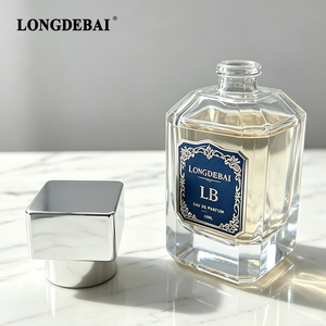 Nouvelle Bouteille de Parfum Vide Carrée 2026 Certifiée CE 30ml 50ml 100ml en Verre Transparent à Sertir avec Bouchons en Plastique - Product Image 4