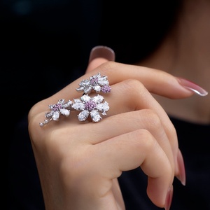 แหวนตกแต่งเพชรแล็บหรูหรา ทองคำขาว 18k รุ่น MSR1385 - Product Image 5