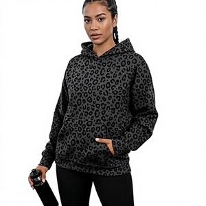 Sudadera con Capucha Unisex Gris Sólida con Bolsillo Frontal, Opción de Logotipo Personalizado, 100% Algodón Felpa, Corte Regular, Proveedor Mayorista de Invierno - Product Image 4