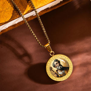 GIVELUCK Medaglia di San Pietro in Acciaio Inox con Resina, Ciondolo Cristiano Personalizzabile con Logo Inciso, Collana Placcata Oro 18K - Product Image 1