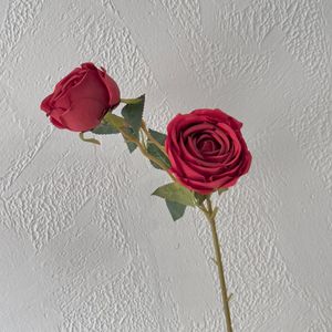 Hortensias et Phalaenopsis de roses artificielles en tissu de soie rouge pour décorations de maison de mariage et de centre commercial - Product Image 3