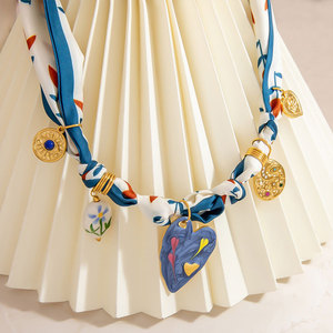 Collares de moda de verano al por mayor, de acero inoxidable 316L, chapados en oro PVD de 14k y 18k, con diseño de pañuelo hawaiano colorido para mujer - Product Image 3