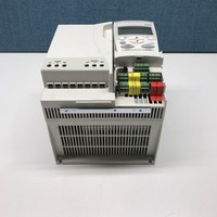 Variateur de fréquence ACS320-03U-15A6-4 ACS32003U15A64 triphasé pour PLC