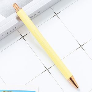 Bolígrafos Personalizados de Oro con Tinta Negra Duradera, Escritura Suave, Diseño Plástico Atractivo, Impresión Serigráfica, Listos para Regalo para Mujeres y Hombres - Product Image 3
