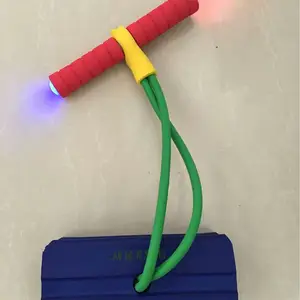 Hot thời trang màu sắc LED ánh sáng flash Foam Jumper POGO Stick cho trẻ em POGO Jumper với logo