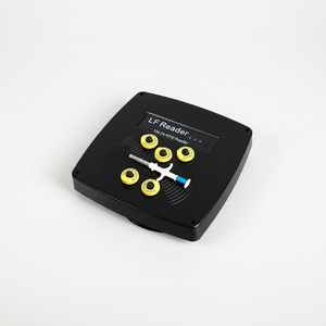 Scanner RFID robuste pour animaux - Antenne à réglage automatique |   Portée de lecture de 45 cm pour les enclos de bovins, de moutons et de porcs - Product Image 1