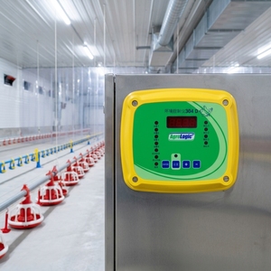 Contrôleur climatique agrologique israélien à succès – Contrôleur environnemental automatique pour poulailler - Product Image 2