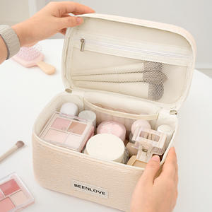 Trousse de maquillage Beenlove grande capacité, beige, pour les voyages et les déplacements professionnels - Product Image 2