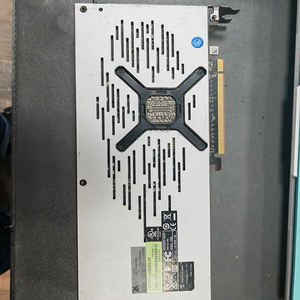 Tarjeta Gráfica para Juegos XFX Radeon VII de 16GB Usada, Compatible con HBM2 de 4096 bits y Tecnología Crossfire, XFX AMD Radeon VII Usada - Product Image 2