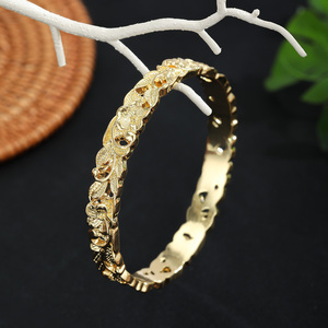 Bracelets en or plaqué or hawaïen pour femmes, design floral, vente en gros - Product Image 6
