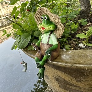 Figurine de grenouille en résine, ornement décoratif de jardin pour aquarium, cadeau de bureau - Product Image 3