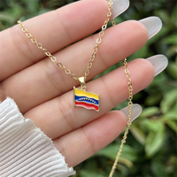 Beliebte Venezuela-Flaggen-Farbene Kleidform Emaille-Halskette, Kreativer Kulturschmuck für Frauen zum Täglichen Tragen