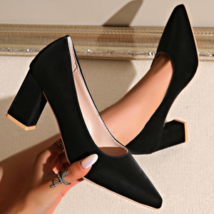 Fábrica al por mayor 2025 nuevo estilo puntiagudos, zapatos de trabajo de cuero de tacón grueso de un pie para mujer, Casual Single para mujer - Product Image 1