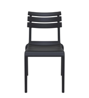 Chaise de salle à manger moderne en plastique, dossier horizontal à lattes, moulage monobloc, confortable, durable et élégante pour la maison, le restaurant et le bistrot