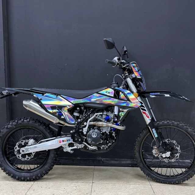 250cc Air Cooled Fuel Dirt Bike Heavy Duty Off Road Enduro Motorcycle Durable for Outdoor Rough Road Riding