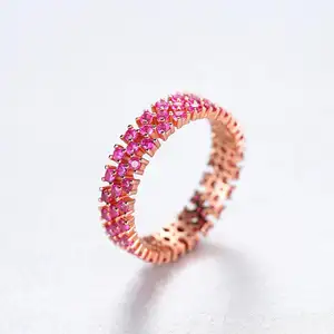 HOVANCI畅销新款创意微铺粉色钻石戒指精致几何永恒订婚戒指
