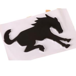Emblèmes de <span class=keywords><strong>voiture</strong></span> en plastique autocollants imperméables de luxe en forme de <span class=keywords><strong>cheval</strong></span>, argent, blanc, noir, design dynamique pour la personnalisation de la <span class=keywords><strong>voiture</strong></span> - Product Image 5