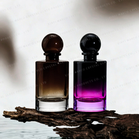 Flacon de parfum en verre à col long de 100 ml avec vaporisateur pompe, design sérigraphié personnalisable, emballé en carton, logo personnalisé