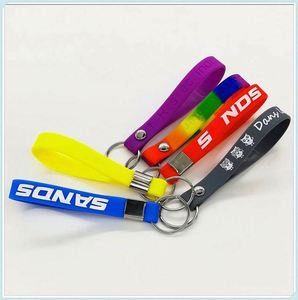 Pulsera Deportiva de Goma Personalizada de Alta Calidad, Colorida, con Llavero - Product Image 5