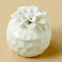 Novel Boho vente chaude boîtes à bijoux en céramique brillante écologique avec fleur à la main porcelaine bibelot boîte artisanat et cadeau décor moderne