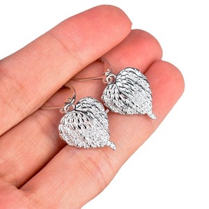 Orecchini pendenti a forma di cuore con ali d'angelo per le donne, gioielli romantici a forma di cuore - Product Image 5
