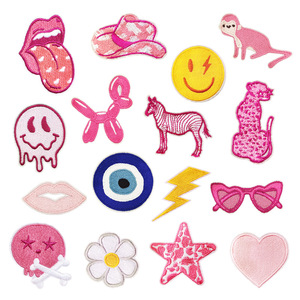 Hot Selling Kleine Kleidung Patches Stickerei Hitze Presse Stern Herz Blitz Stickerei Patches Aufbügeln Für Hut Tasche Jeans Diy