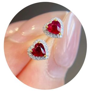 Pendientes de Oro Real de 18k Xinfly Romantic Jewelry con Rubí Natural de 0.60ct y Diamante de 0.15ct en Forma de Corazón, Gema Roja - Product Image 1